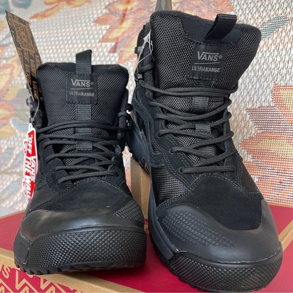 Vans WMNS Ultrarange Exo
Black/Black
Sneakers MTE Boots VN0A4BVSBKA - Picture 12 of 16